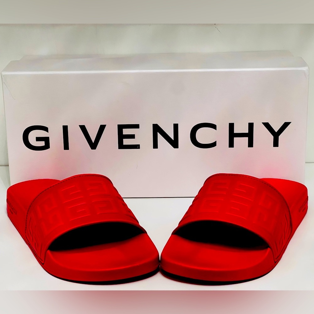 GIVENCHY Women's 4G Embossed Flat Pool Sandals